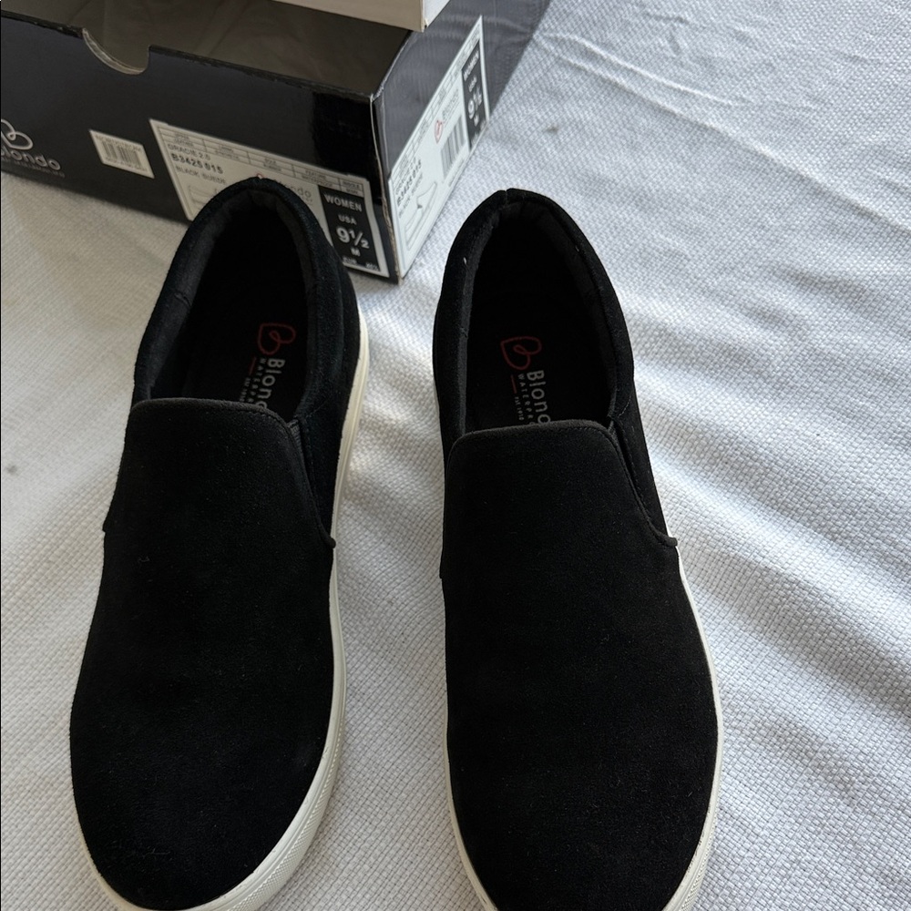 Blondo Women's Black Slip-On Sneakers
